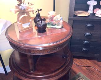 Amazing side table - top and bottom rotate 