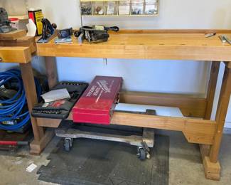 Sjöberg workbench with vice