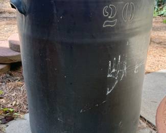 Vintage stoneware 20 gallon crock