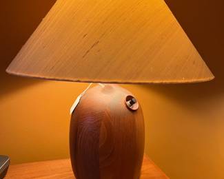 This is a better picture of the Dyrlund lamp.  