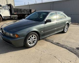 2003 BMW 525i
