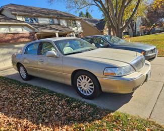 2005 Lincon Towncar Signature Limit 4 Door