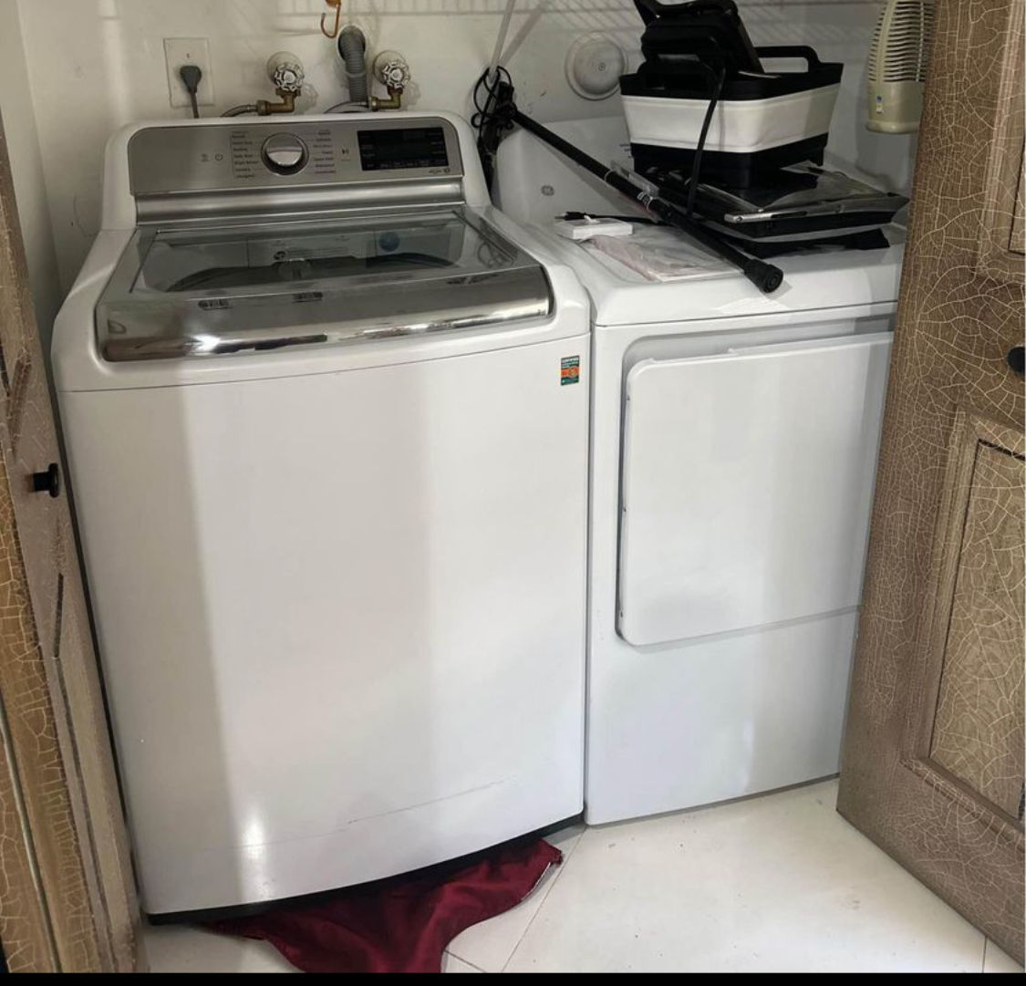 Nee Washer Dryer 
Will sell separately
Paid $1200 for washer, $850 for dryer
Asking $600 washer, $450 dryer
Will accept reasonable offer