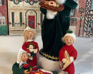 Byers Choice Carolers Ready For Bedtime