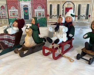 Byers Choice Carolers Children At Play