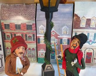 Byers Choice Carolers LampLighter  Snow Shoveler