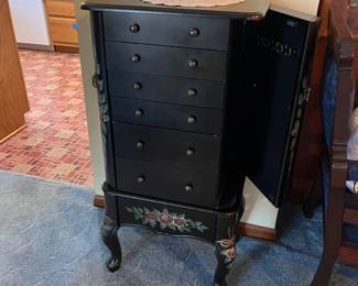 Standing jewelry cabinet