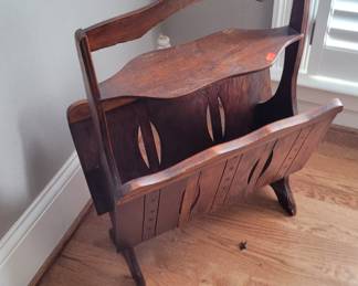 unusual MCstyle magazine rack