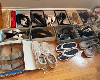 Gorgeous Vintage Womens Clothing from fine evening gowns to sweaters to pants to suits to jackets to denims to leather and more!!! also Boots, Shoes,, Sandals, Purses, Hats, and much much more!!!