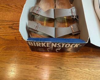 Gorgeous Vintage Womens Clothing from fine evening gowns to sweaters to pants to suits to jackets to denims to leather and more!!! also Boots, Shoes,, Sandals, Purses, Hats, and much much more!!!