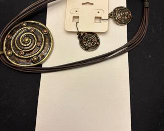 NECKLACE AND EARRINGS