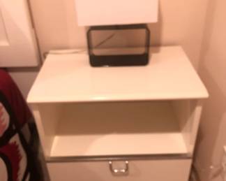 PAIR OF NIGHTSTANDS