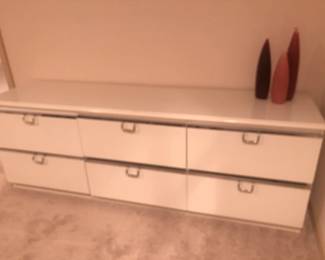 LONG DRESSER