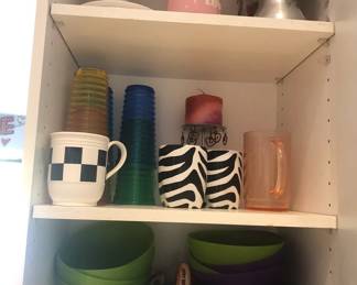 DISHES AND MUGS
