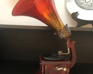 GRAMOPHONE LAMP