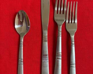 ONEIDA FLATWARE NOT A COMPLETE SET MISSING SOME SALAD FORKS