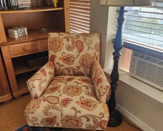 AC BR CHAIR AND LAMP