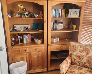 AC BEDROOM 1 SHELVES