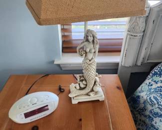 AC BR 2 MERMAID LAMP AND TABLE
