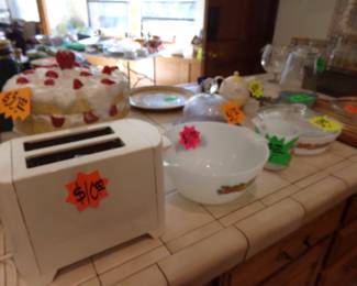Toaster and Glassware Items