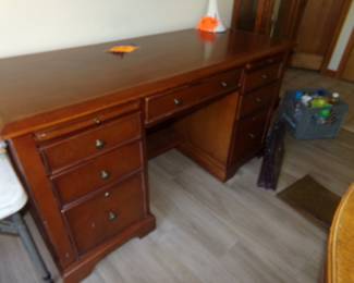 Nice Desk