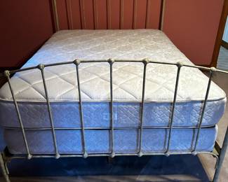 QUEEN SIZE BED AND FRAME WITHOUT BEDDING