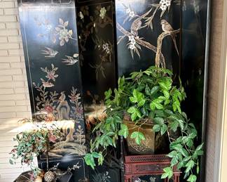 Black lacquer 4 panel Asian screen