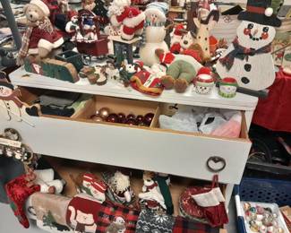 Dresser, Christmas
