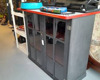 Cabinet with enamel top