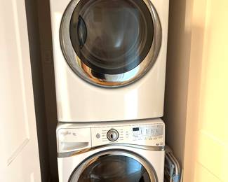 Stackable whirlpool washer and dryer