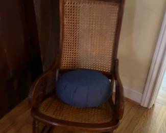 Antique American 19th Century Walnut Rocking Chair ( 1800’s)
