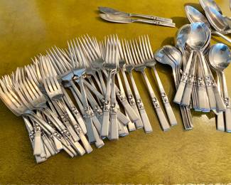 Oneida Community Morning Star Silverplate Flatware Set