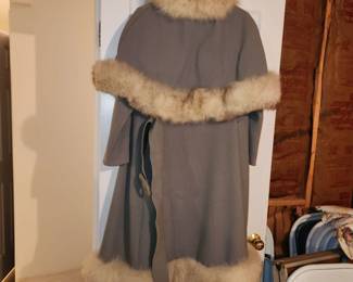 vintage ladies winter coat, back