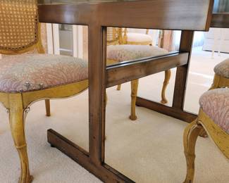 dining table base detail