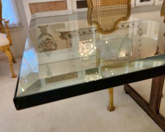 thick glass top in dining table