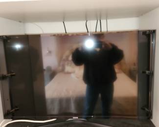 year 2016, 40" Samsung TV