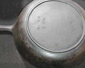 No 5 8 1/8 skillet