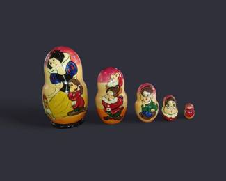 VTG Rare Russia  Snow White & The 7 Dwarfs Christmas Matryoshka Doll 5 PC Set