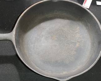 Cast iron pan