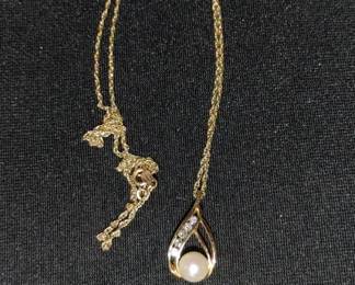 14kt gold necklace with diamonds and Pearl