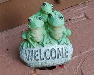 Large welcome frog Garden ornament