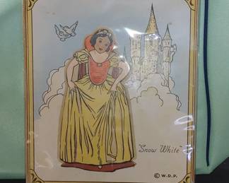 Walt Disney "Wonder Glow" Wall Plaque Snow White Glows in the Dark