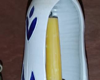 Williamsburg candle holder