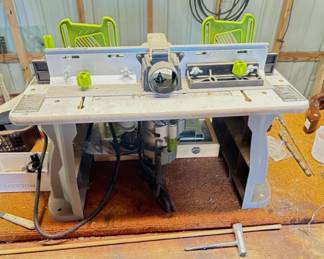 Blue hawk router table