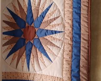 Wall hanging quilt