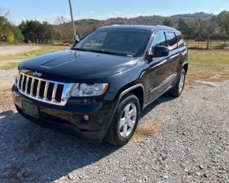 2012 Jeep Grand Cherokee, new engine, new tires, 