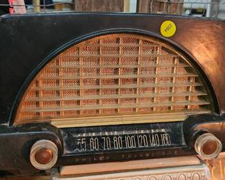 VINTAGE RADIO