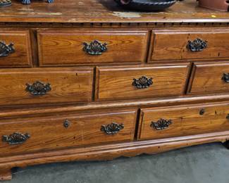 DRESSER