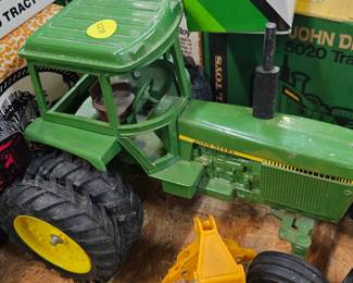 JOHN DEERE TRACTOR