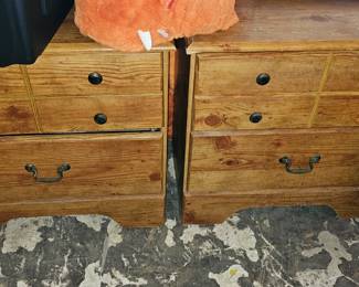 DRESSERS / NIGHT STANDS
